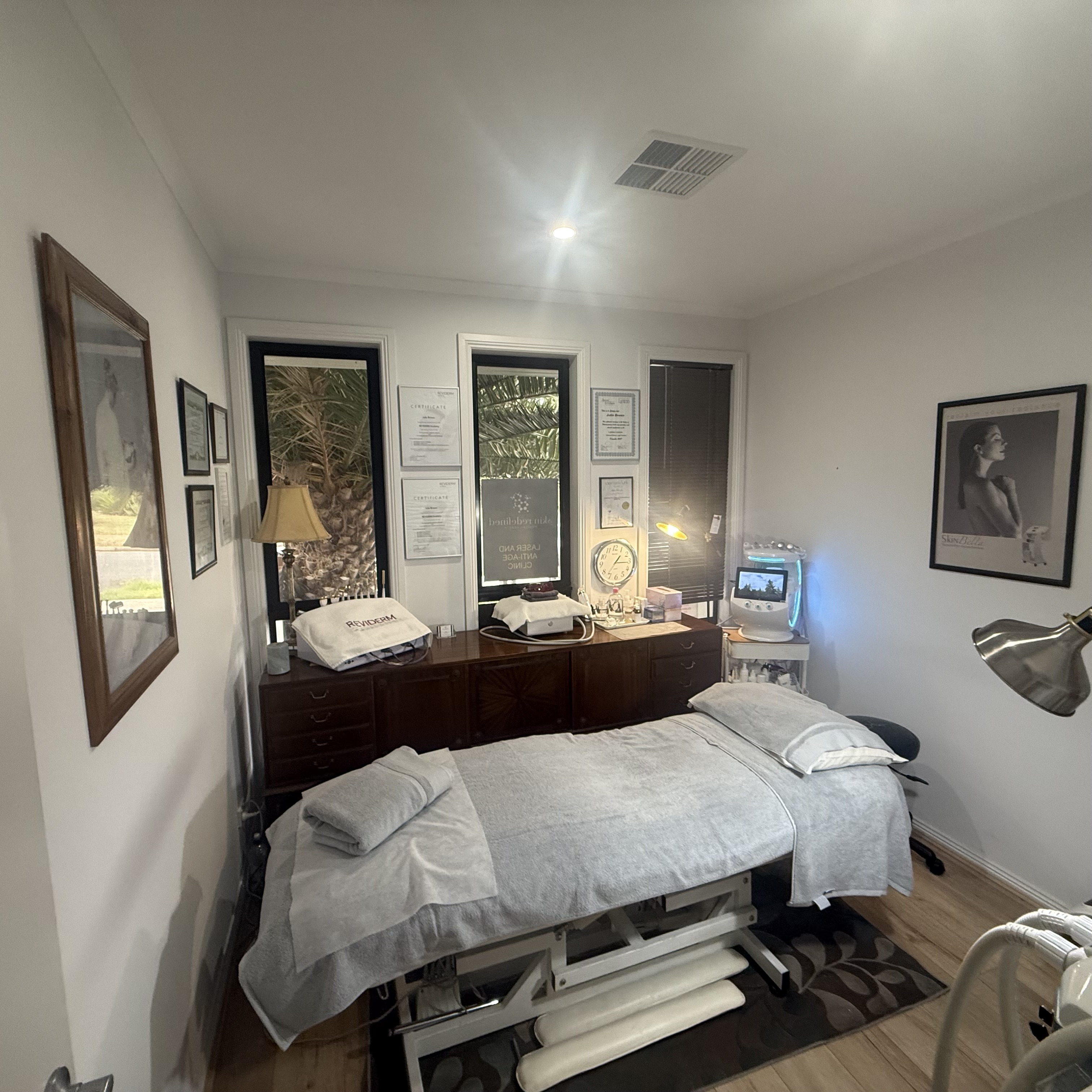 SkinXpert Clinic Room